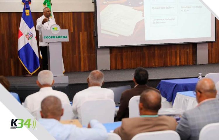 Julito Fulcar dicta conferencia magistral al sector cooperativo en Juan Dolio