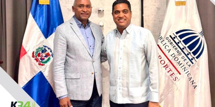 Senador Julito Fulcar coordina con ministro de Deportes la inauguración del play de Salinas y la ejecución de nuevas obras deportivas en Peravia