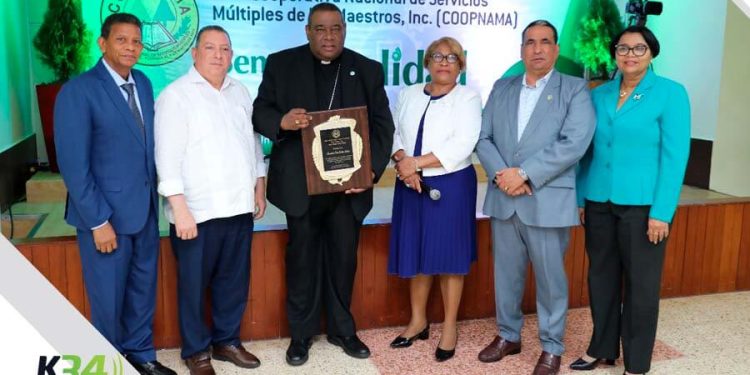 Obispo de Higüey destaca Programa Nacional de Becas de COOPNAMA como una de las mayores iniciativas educativas del país