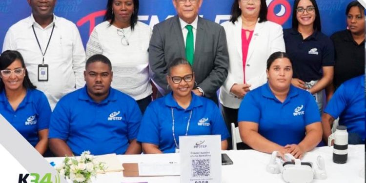 Rafael Santos Badía resalta impacto de la feria “Aquí Está Tu Empleo” y el rol del INFOTEP en generar oportunidades laborales