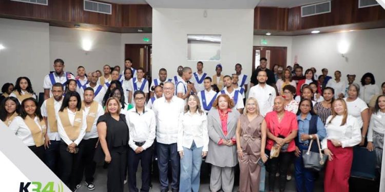 Supérate gradúa 90 jóvenes con discapacidad en programas de inclusión y vida adulta