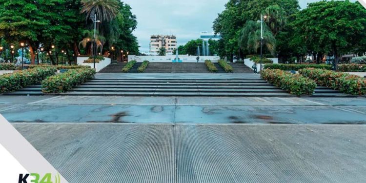 Alcaldía del Distrito Nacional limpia vías donde se realizaron grandes celebraciones de Año Nuevo