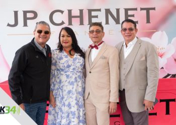 Grabo Estilo brilló en el Festival del Cerezo con su desfile de Uniformes Empresariales Velilla by Grabo Estilo