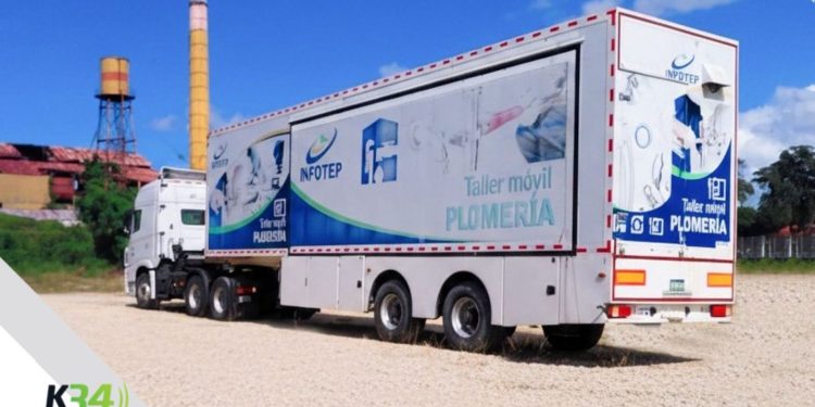 INFOTEP instala talleres móviles en Montellano para fortalecer la preparación de personal hotelero en Puerto Plata