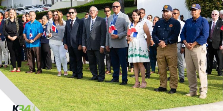 La Iglesia de Jesucristo honra los símbolos patrios con acto a la bandera en Santo Domingo
