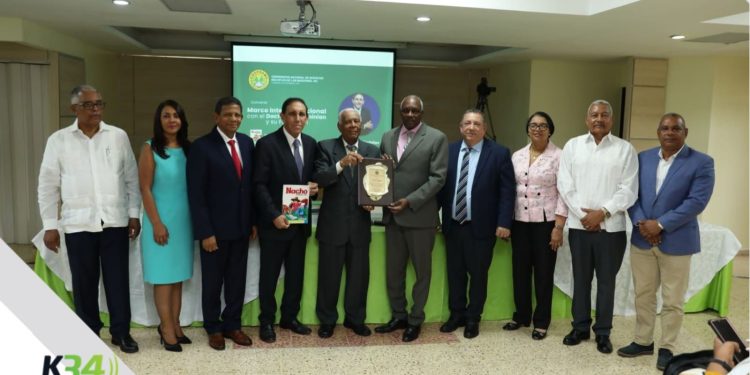 COOPNAMA reconoce trayectoria y aportes del médico y filántropo Cruz Jiminián y del profesor Melanio Hernández, autor del libro Nacho