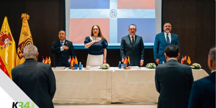 Comisión de la JCE recibe propuestas de aspirantes a miembros de las OCLEE en Europa