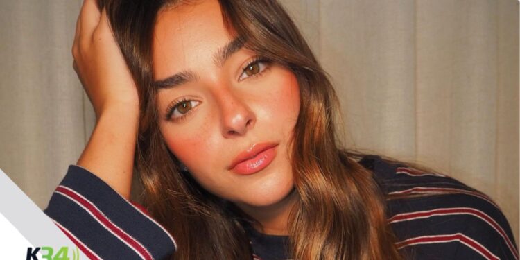 Adri Torrón estrena "Pasaporte", una balada pop rock sobre el amor a distancia