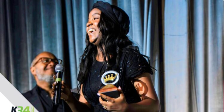 Raisa Díaz conquista el Premio Galardón a Canción del Año con "Hay Una Palabra"