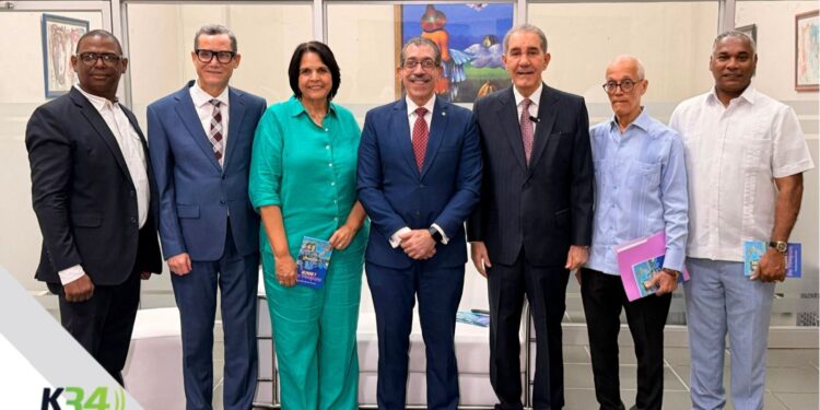 Franklin García Fermín presenta al público Mi Padre y las Mariposas