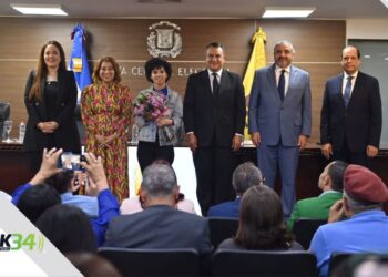 JCE reconoce a la cedulada número 3 millones y anuncia se elimina restricción del mes de cumpleaños para renovar cédula
