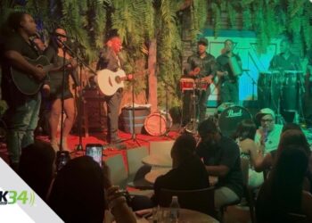 Jean Luis Fortuna rinde tributo a Antony Santos en Casa de Teatro