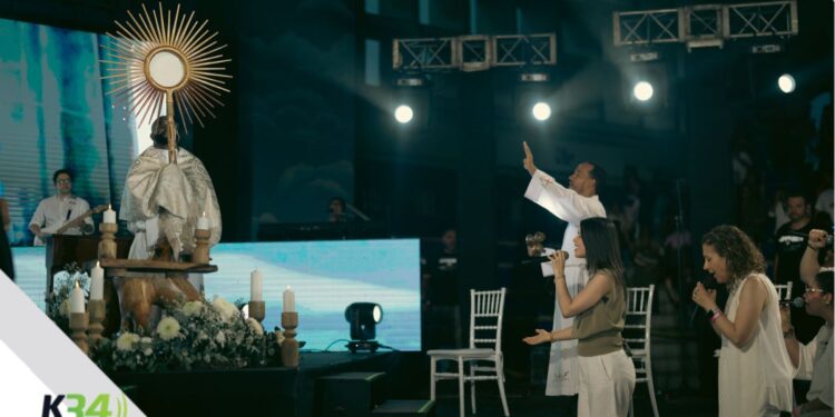 Cielo Abierto 2026 reúne a más de 3,000 personas en una noche de adoración y encuentro con Jesús