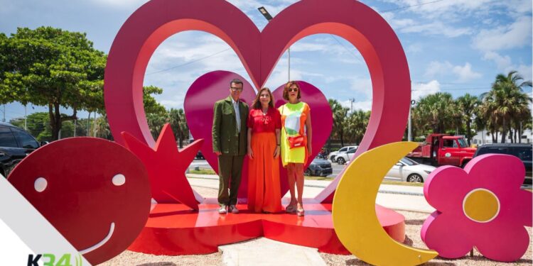 Ágatha Ruiz de la Prada elogia a Carolina Mejía por belleza en el diseño de espacios en la ciudad