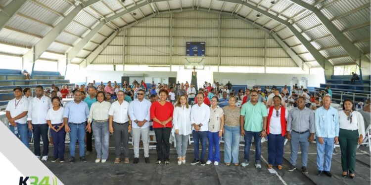 Supérate reafirma en Pedernales su compromiso con la protección social y el desarrollo integral de las familias