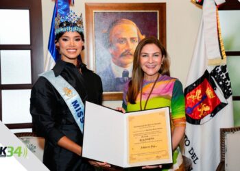 Carolina Mejía reconoce como hija adoptiva de Santo Domingo a Joheirry Mola, Miss Mundo 2026